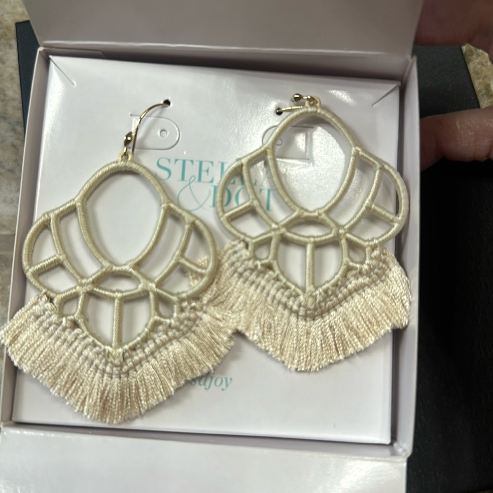 Stella & Dot Ivory Chandelier Earrings NIB